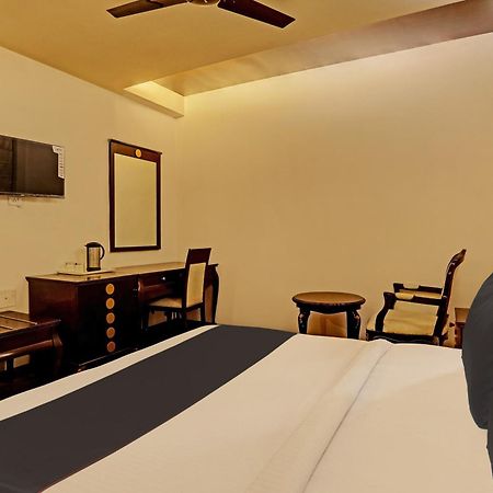Townhouse The Royce New Friends Colony Hotel นิวเดลี ภายนอก รูปภาพ