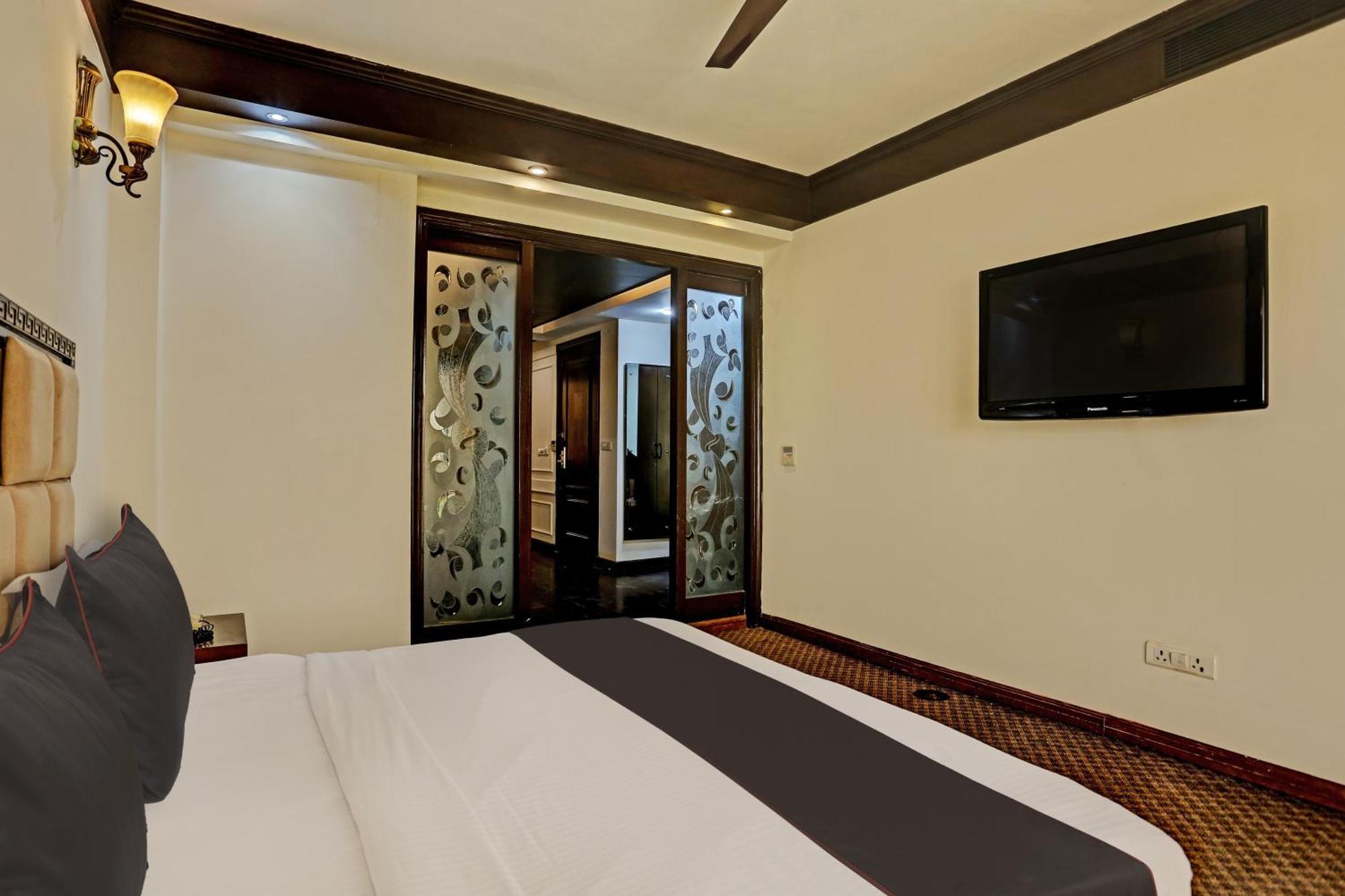 Townhouse The Royce New Friends Colony Hotel นิวเดลี ภายนอก รูปภาพ