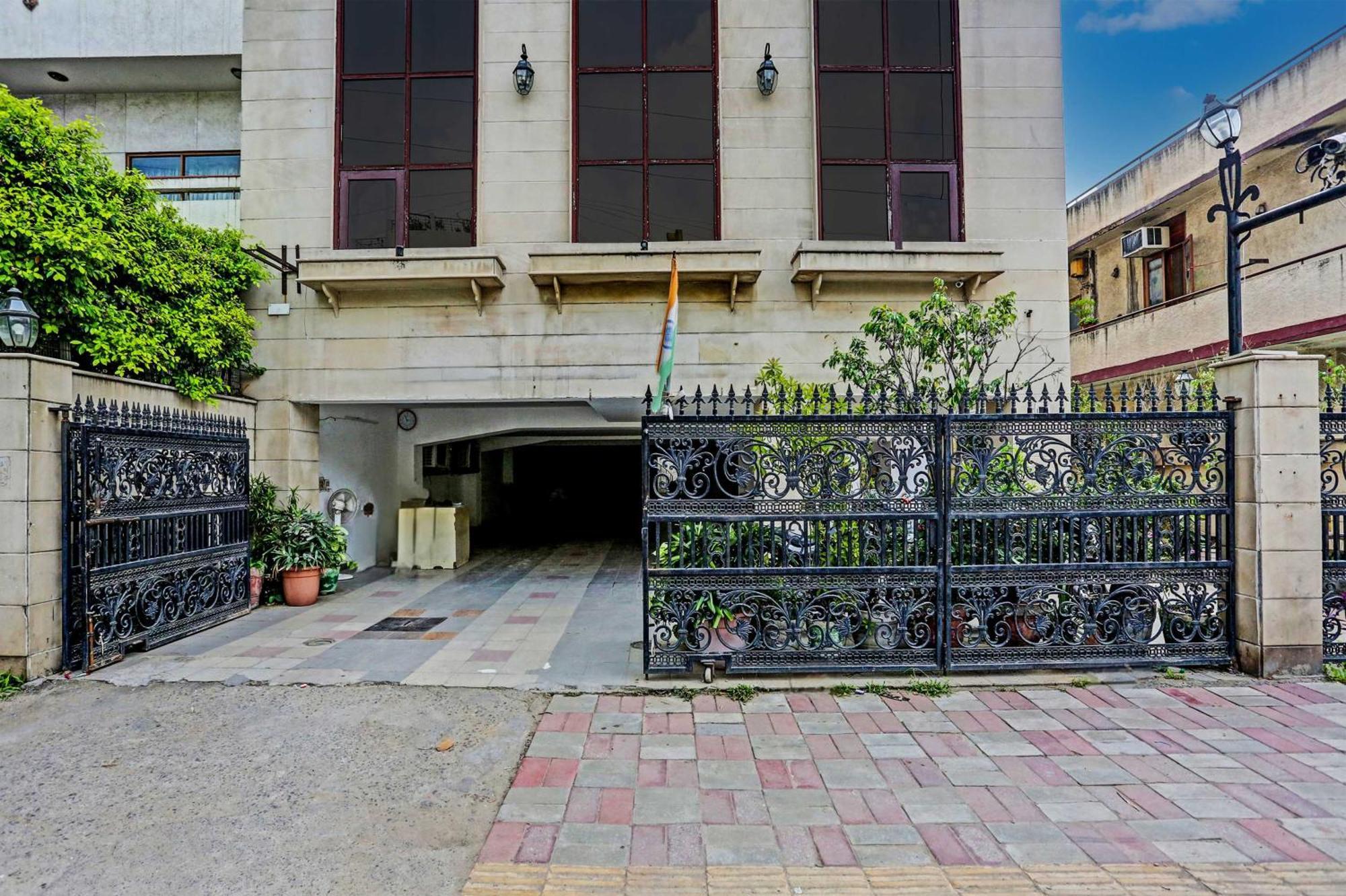Townhouse The Royce New Friends Colony Hotel นิวเดลี ภายนอก รูปภาพ